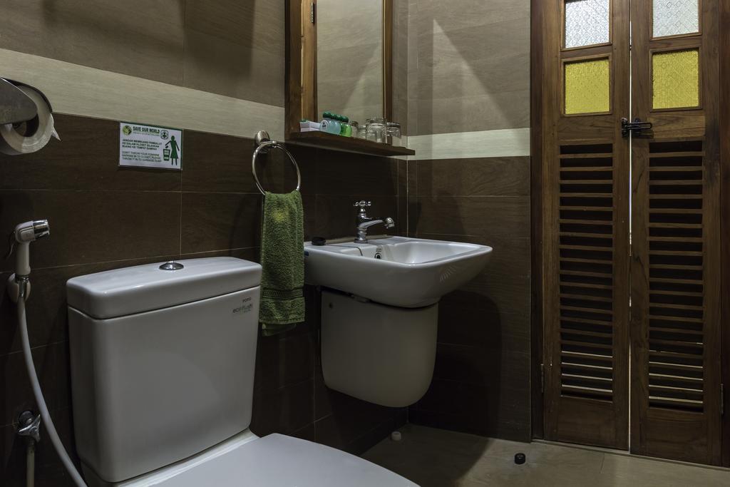 Wonotjolo Dhanesvara Holistic Unique Homestay חדר תמונה