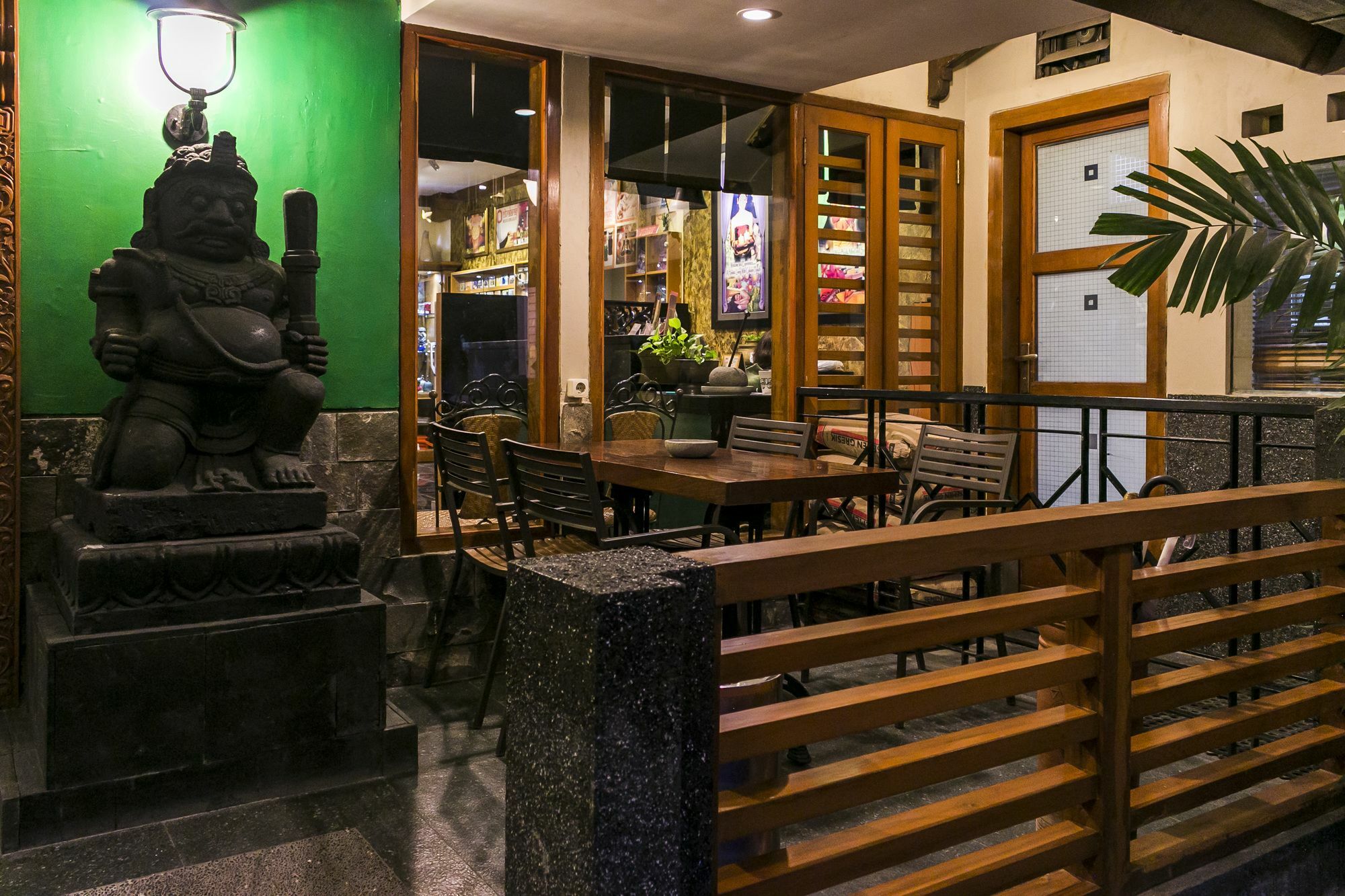 Wonotjolo Dhanesvara Holistic Unique Homestay מראה חיצוני תמונה